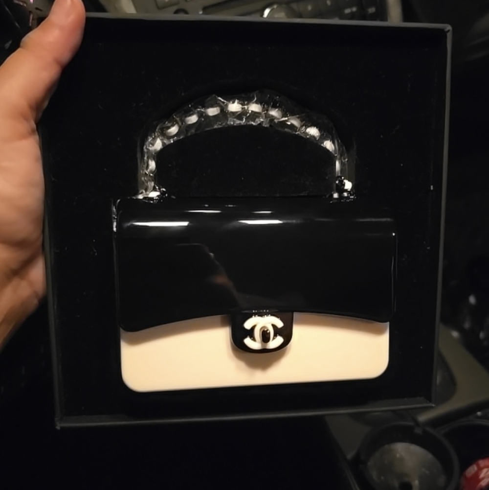 CHANEL Black and Cream Clutch - Picture 2 of 2